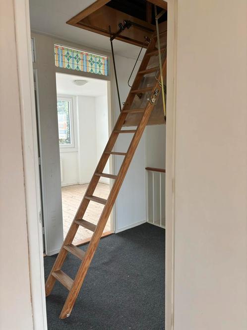Zoldertrap / Trektrap, Doe-het-zelf en Verbouw, Ladders en Trappen, Gebruikt, Trap, 2 tot 4 meter, Opvouwbaar of Inschuifbaar