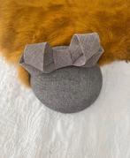 Grijs dopje,grijze fascinator,hoed, meisje,zilvergrijs,strik, Ophalen of Verzenden, Zo goed als nieuw, Meisje