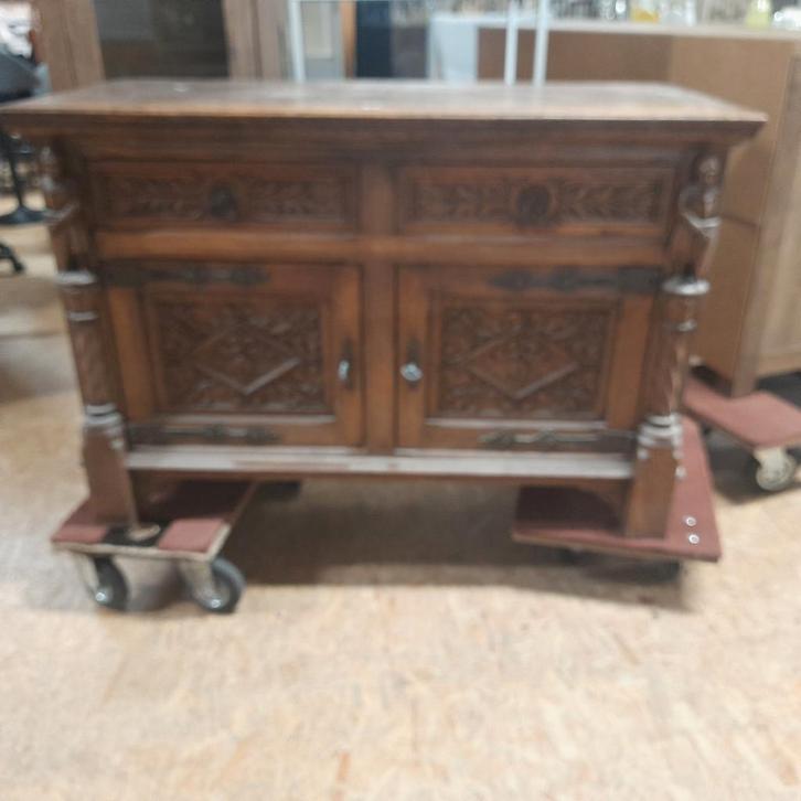 Antiek Gothic revival fraai houtgesneden ridderkast, Antiek en Kunst, Antiek | Meubels | Kasten, Ophalen