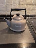 Le Creuset Fluitketel - taupe beige, Huis en Inrichting, Keuken | Keukenbenodigdheden, Ophalen, Gebruikt