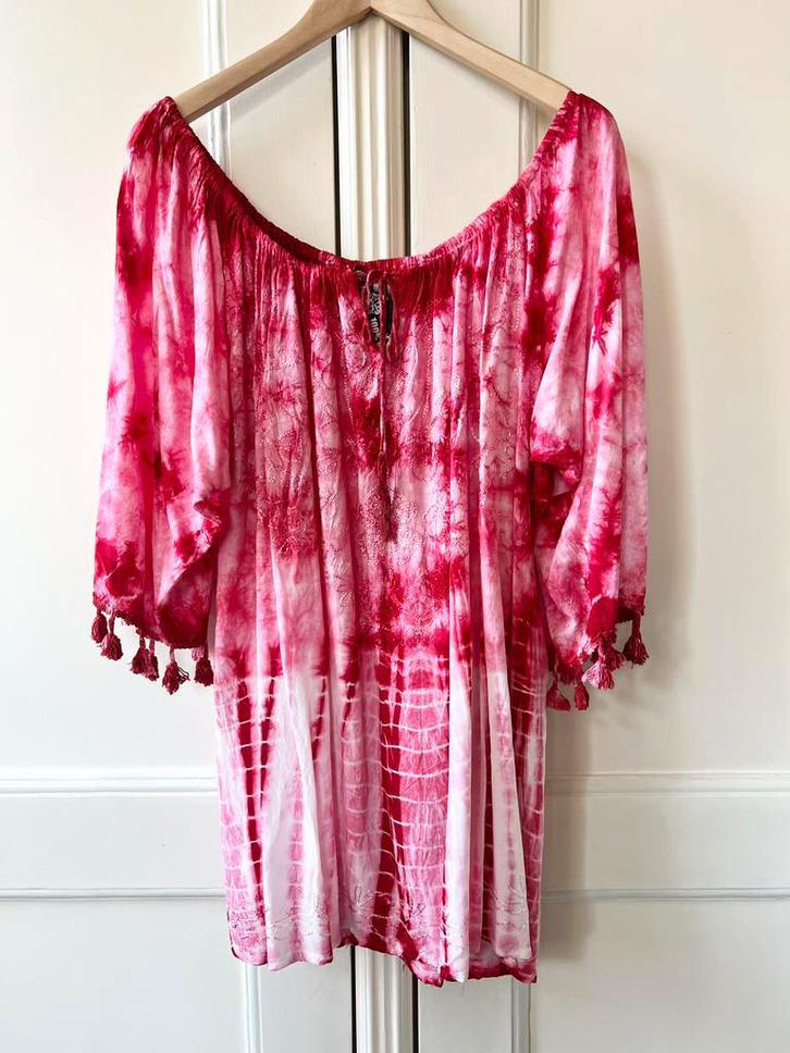 NF top 100% viscose batik rood/wit, One Size - nieuw, Kleding | Dames, Tops, Nieuw, Maat 42/44 (L), Rood, Korte mouw, Ophalen of Verzenden