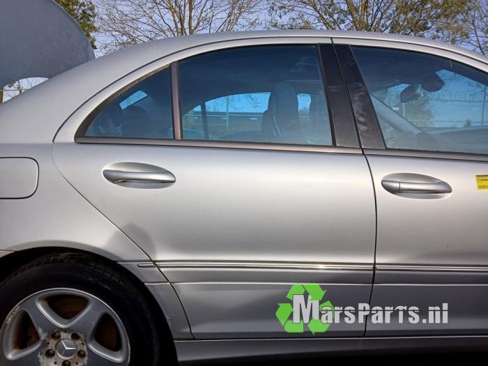 Portier 4Deurs rechts-achter van een Mercedes C-Klasse, Auto-onderdelen, Carrosserie en Plaatwerk, Deur, Mercedes-Benz, Gebruikt