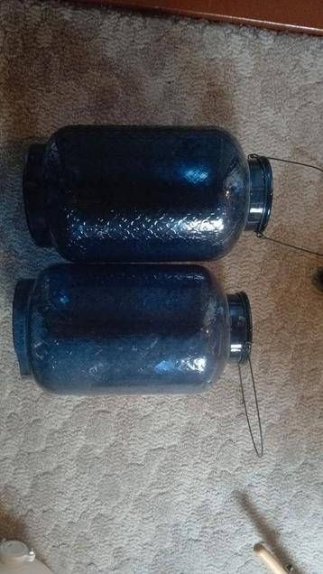 Glazen vazen blauw beschikbaar voor biedingen