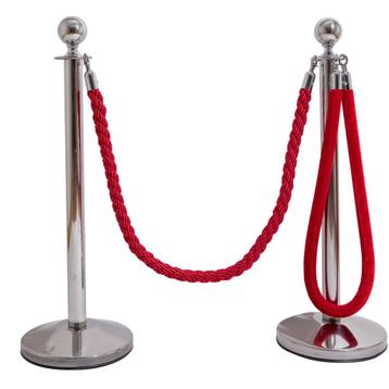 Afzetpalen met luxe koord  beschikbaar voor biedingen