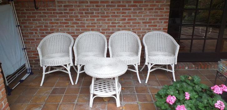 Vintage set 4 rotan / rieten stoeltjes met tafeltje, Huis en Inrichting, Stoelen, Gebruikt, Twee, Bruin, Ophalen