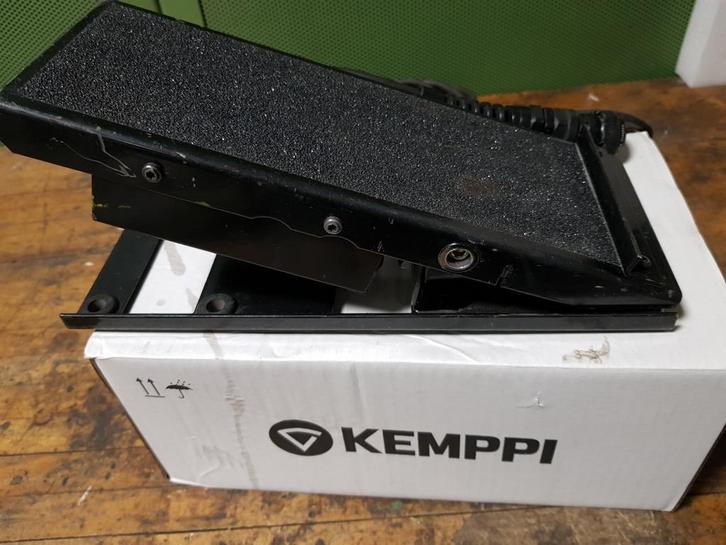 Kemppi R11F voetpedaal, Doe-het-zelf en Verbouw, Gereedschap | Lasapparaten, Zo goed als nieuw, Tig, 150 tot 250 ampère, Ophalen of Verzenden