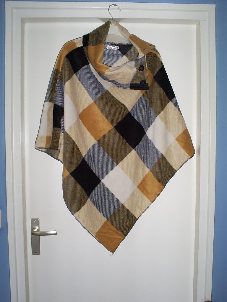 Poncho met kraag true spirit. Nieuw, True Spirit, Ophalen of Verzenden, Zo goed als nieuw, Maat 38/40 (M)