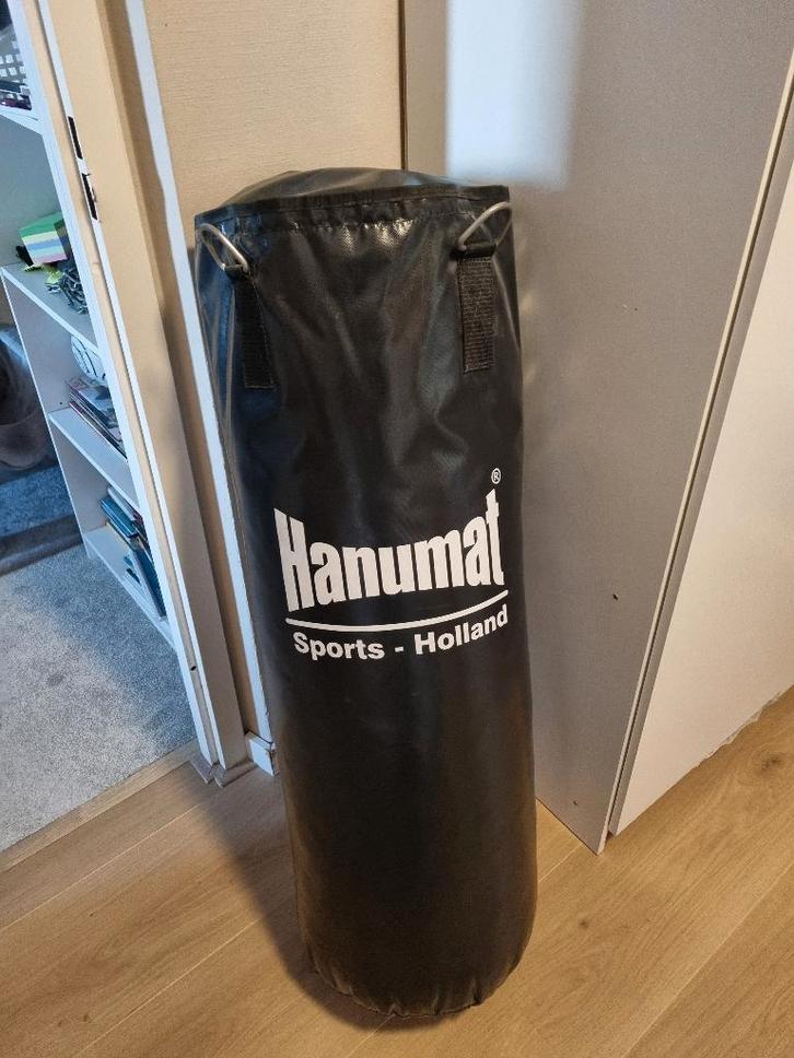 Bokszak met muurbeugel, Sport en Fitness, Boksen, Zo goed als nieuw, Bokszak, Ophalen