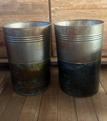 2 nieuwe Metalen Bloempotten, groot, 50 cm, doorsnee 35 cm beschikbaar voor biedingen