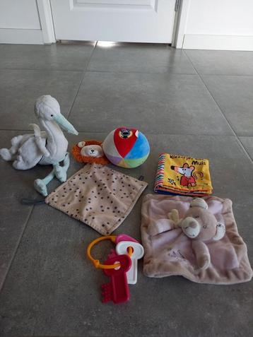 Gratis babyspeelgoed beschikbaar voor biedingen