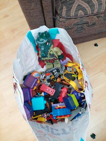 Zak vol Lego stenen en figuur bionicle ninjago en Vintage  beschikbaar voor biedingen