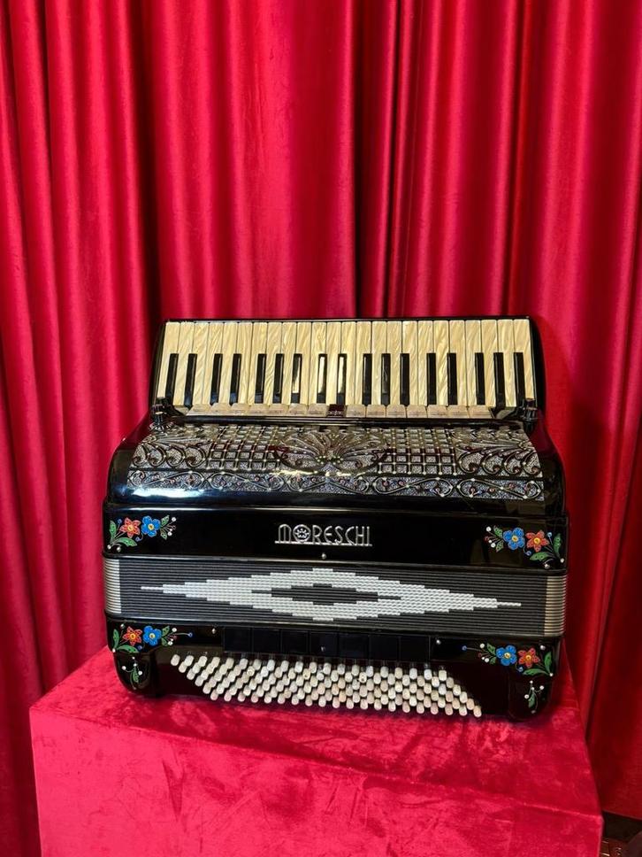 Akkordeon Moresch ,3+2 casotto,Audio,Castelfidardo Italia., Muziek en Instrumenten, Accordeons, Zo goed als nieuw, 120-bas, Overige merken