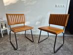 4 stoelen industriële sfeer, Huis en Inrichting, Stoelen, Ophalen, Gebruikt, Leer, Twee