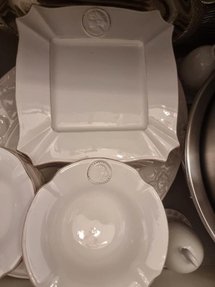 Gezocht: Amadeo servies – vierkante borden Prijs in overleg,, Huis en Inrichting, Keuken | Servies, Zo goed als nieuw, Bord(en)