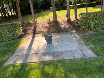 GRATIS 47 tuin tegels beschikbaar voor biedingen