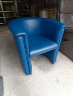 Blauwe fauteuil in kunstleer, maten en staat zie foto's, Huis en Inrichting, Fauteuils, Ophalen, Minder dan 75 cm, Hout, Zo goed als nieuw