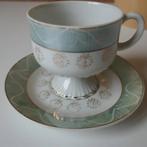 Kop en schotel parelmoer, Huis en Inrichting, Keuken | Servies, Gebruikt, Ophalen of Verzenden, Overige stijlen, Kop(pen) en/of Schotel(s)