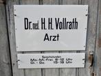 Emaille tekstbord reclamebord Dr.med.H.H.Vollrath Arzt, Ophalen, Gebruikt, Reclamebord