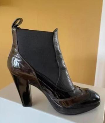 sale.......Hogan bruine lakleer enkellaarzen leer mt 37 CHCS beschikbaar voor biedingen