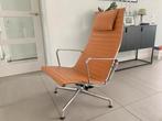 Vitra Eames ea124 fauteuil cognac leer / chroom, Bruin, Leer, Ophalen of Verzenden, Zo goed als nieuw