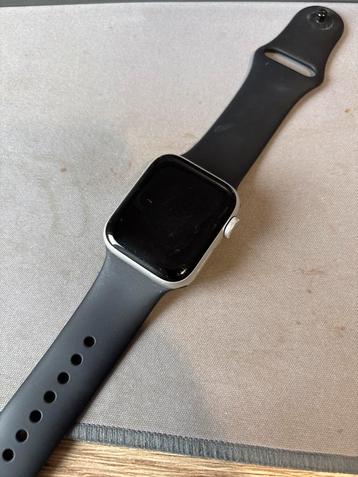 Apple Watch SE 2022 - beschikbaar voor biedingen