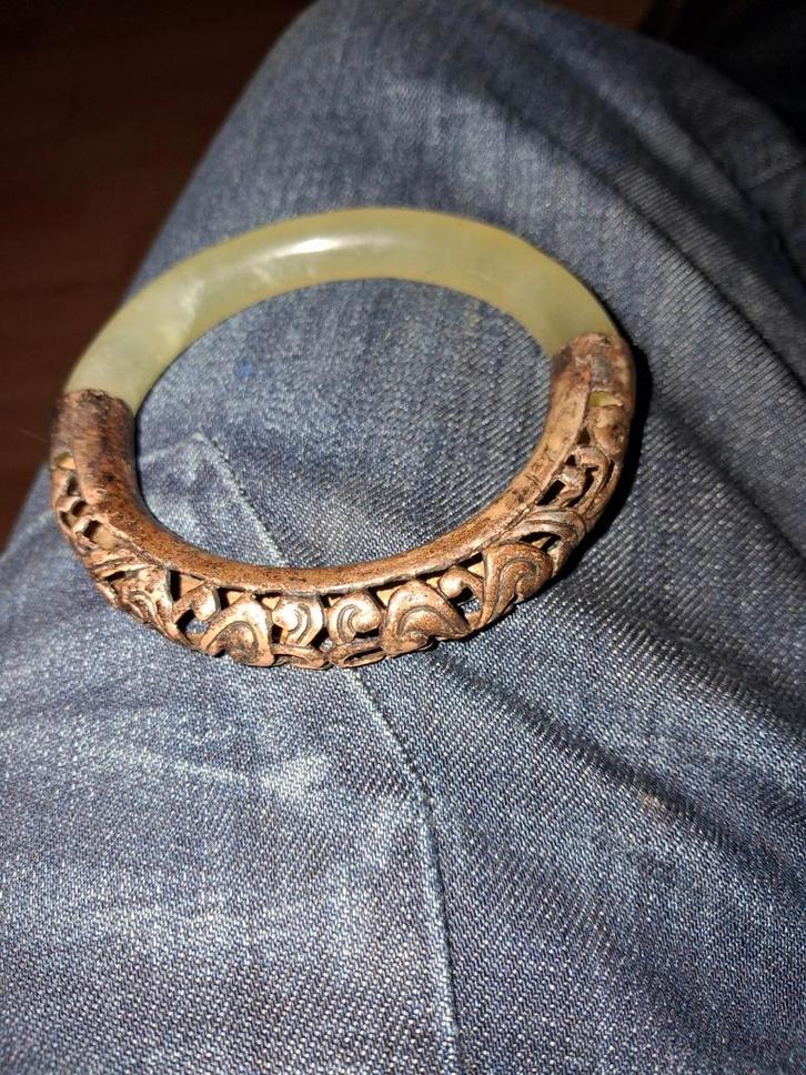 Antieke Jade Armband met Metalen Details, Sieraden, Tassen en Uiterlijk, Armbanden, Ophalen of Verzenden