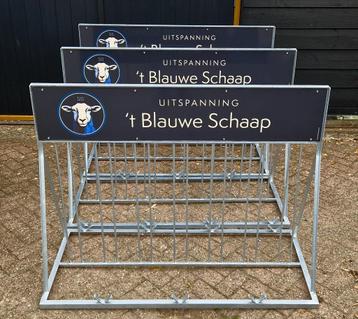 fietsenrek met reclame ''De Kornschuur'' beschikbaar voor biedingen