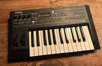 Yamaha KX25 midi keyboard 