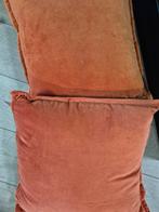 2 kussens Goround oranjerood voor 30,00, Huis en Inrichting, Verzenden, Nieuw, Vierkant