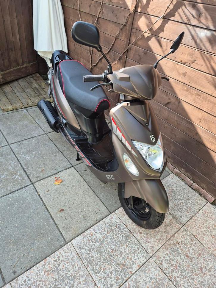 scooter, Fietsen en Brommers, Snorfietsen en Snorscooters, Gebruikt, Overige merken, Benzine, Ophalen of Verzenden