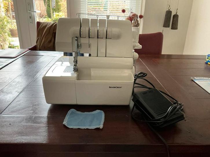 Silvercrest lockmachine als nieuw, Hobby en Vrije tijd, Naaimachines en Toebehoren, Zo goed als nieuw, Lockmachine, Ophalen