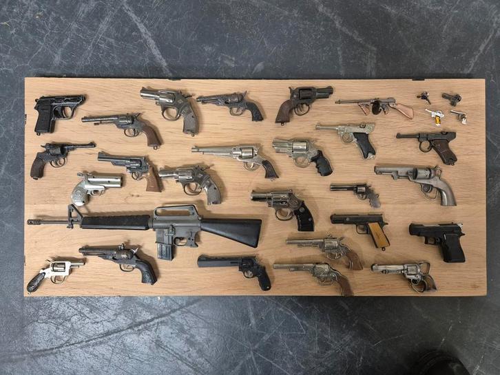 Collectie Miniatuur Pistolen, Verzamelen, Speelgoed, Zo goed als nieuw, Ophalen