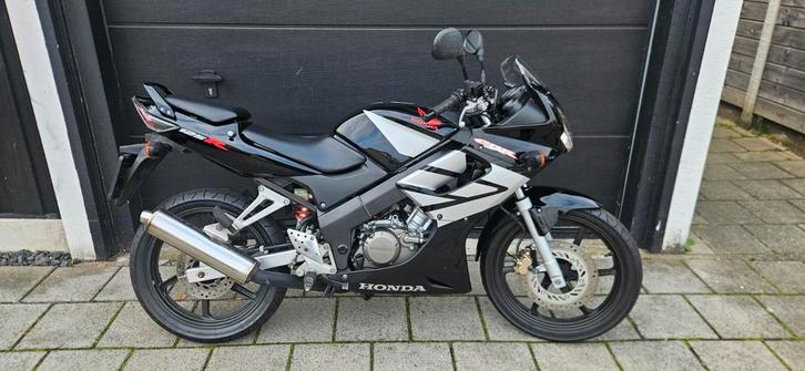 Honda cbr 125 r  bj 2006 nette orginele motor a1 rijbewijs, Motoren, Motoren | Honda, Particulier, Sport, 1 cilinder, Minimaal motorrijbewijs A1