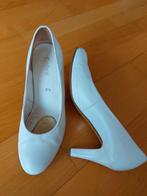Witte pumps trouwschoenen Gabor maat 38,5, Kleding | Dames, Trouwkleding en Trouwaccessoires, Ophalen of Verzenden, Zo goed als nieuw