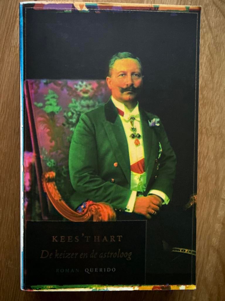 De Keizer en de astroloog - Kees 't Hart, Kees t hart, Ophalen of Verzenden, Zo goed als nieuw, Nederland