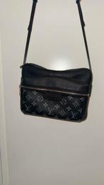 Louis Vuitton Messenger Bag, Sieraden, Tassen en Uiterlijk, Tassen | Schoudertassen, Ophalen of Verzenden, Nieuw, Zwart