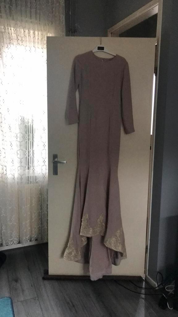 Laatste ‼️ mooie lange beige galajurk te koop nieuw ‼️‼️, Kleding | Dames, Gelegenheidskleding, Nieuw, Galajurk, Maat 34 (XS) of kleiner