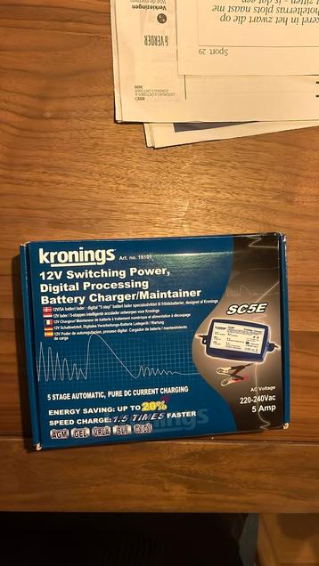 12v oplader 5A beschikbaar voor biedingen