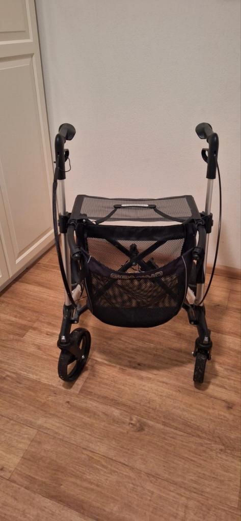 Parkinson rollator model Gemino 30, Diversen, Rollators, Zo goed als nieuw, Lichtgewicht, Opvouwbaar, Ophalen