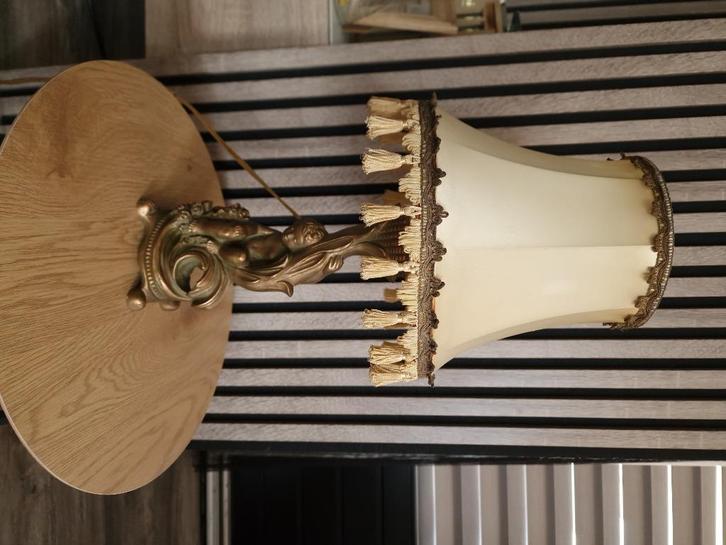 antieke tafellamp met een engelfiguur - vintagestijl, Antiek en Kunst, Antiek | Lampen, Ophalen of Verzenden