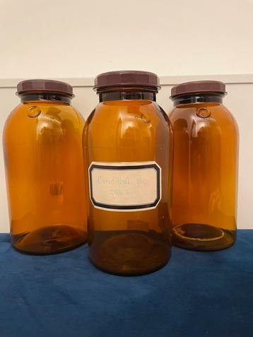 E Merck Darmstadt | apothekersflessen met dop | 1950’s beschikbaar voor biedingen