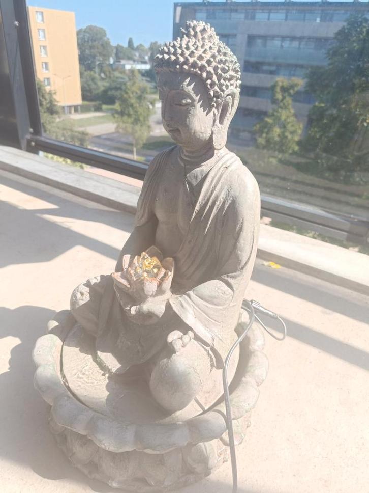 Boeddha Fontein met Verlichting - Rustgevende Sfeer, Huis en Inrichting, Woonaccessoires | Boeddhabeelden, Gebruikt, Ophalen