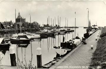 Enkhuizen, Drommedaris met Havengezicht - volk boten - 1967  beschikbaar voor biedingen