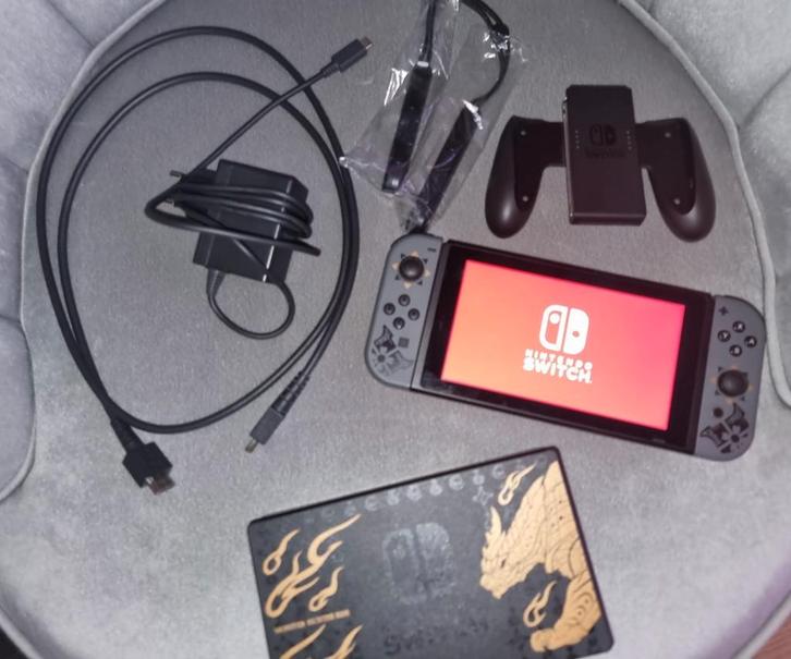 Nintendo Switch, Spelcomputers en Games, Spelcomputers | Nintendo Switch, Zo goed als nieuw, Switch 2019 Upgrade, Met 2 controllers