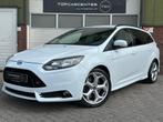 Ford Focus Wagon 2.0 EcoBoost ST-2/PARKS/NAVI/CRUISE/APK, Euro 5, 4 cilinders, Wit, 14 km/l