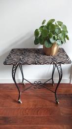 Smeedijzeren bijzettafel op wieltjes. Tafel. Salontafel., Gebruikt, 55 tot 75 cm, Rechthoekig, Ophalen
