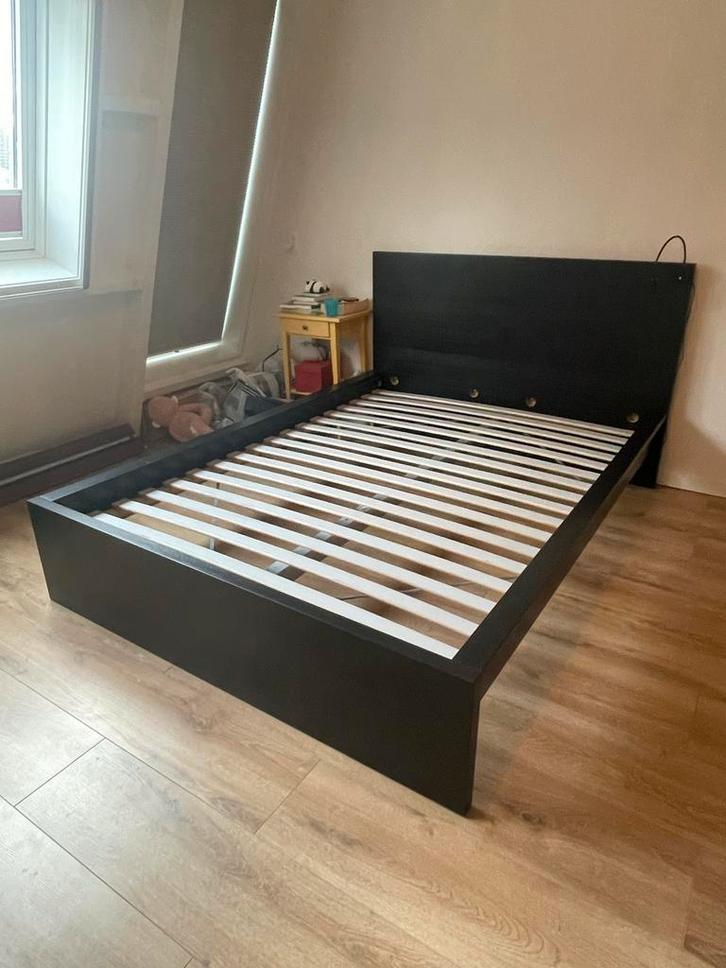 IKEA Malm 140x200 bedframe, Huis en Inrichting, Slaapkamer | Bedden, Gebruikt, Tweepersoons, 140 cm, 200 cm, Hout, Zwart, Ophalen