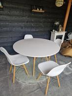 4 Witte Kuipstoelen met Ronde Tafel, Ophalen, Gebruikt, Wit, Vier