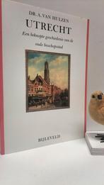 Hulzen, Dr. A van ; Utrecht , een beknopte geschiedenis, Ophalen of Verzenden, Gelezen