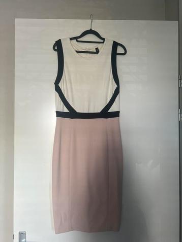 Vrijwel nieuw designer jurk MarcCain roze wit zwart halflang beschikbaar voor biedingen